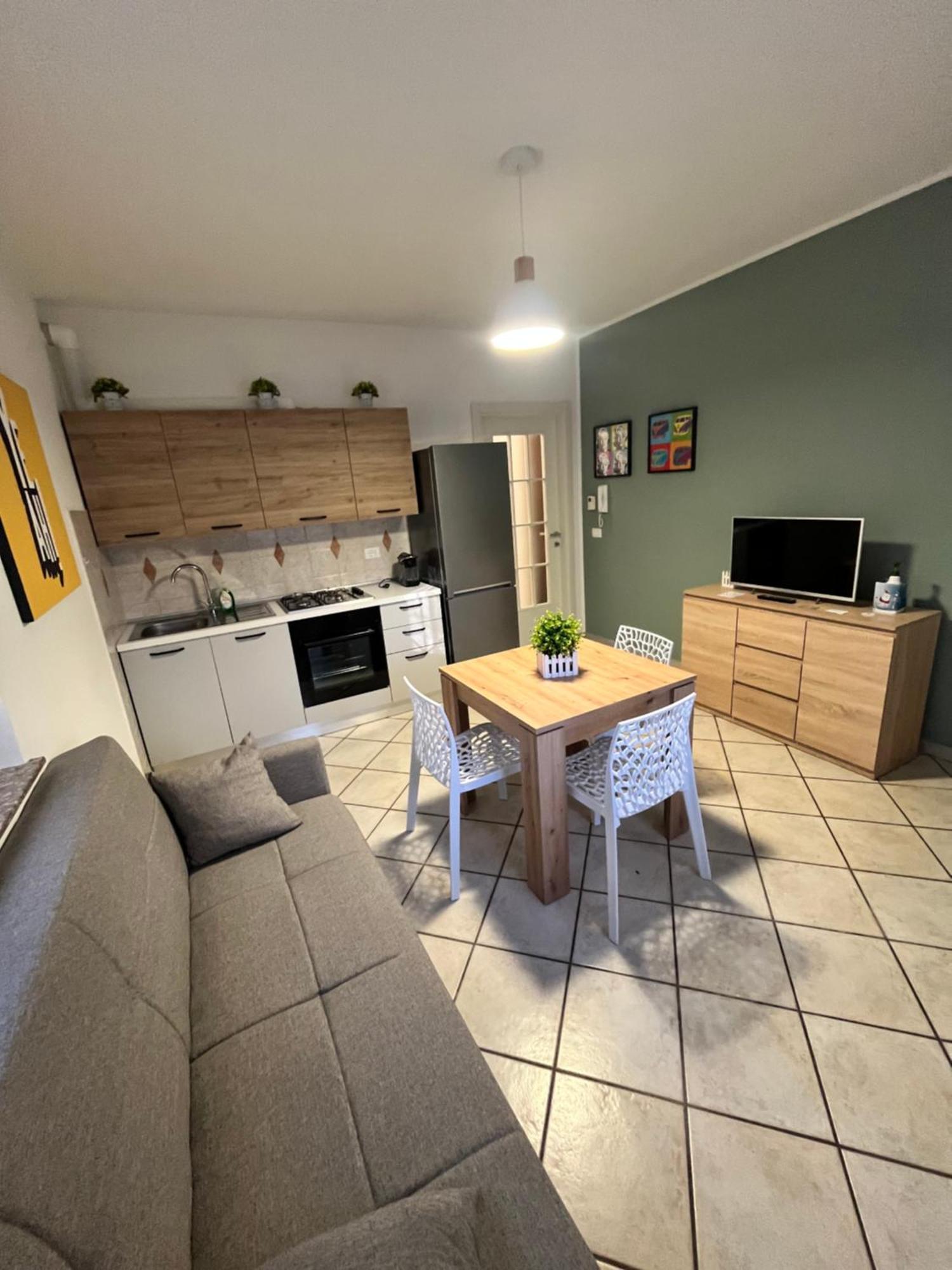 Appartamento In Villa Nico'S Home ガッララーテ エクステリア 写真
