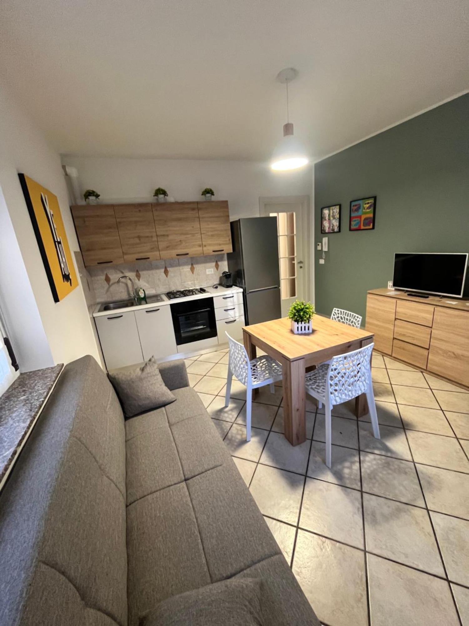 Appartamento In Villa Nico'S Home ガッララーテ エクステリア 写真